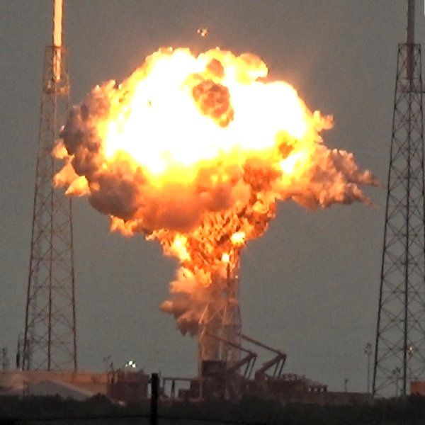 NASA,SpaceX,YouTube,Falcon,космос,планета,исследование,астрономия,соцсети,поп-культура,общество, Авария на стартовой площадке SpaceX: взорвалась ракета Falcon 9